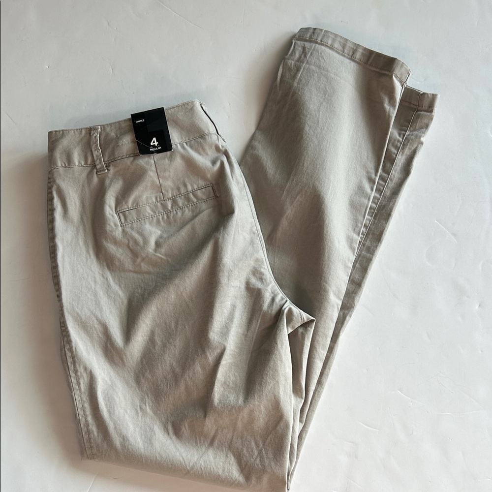 The Limited Women's Khaki Chinos Ankle Pant size 4 NWT